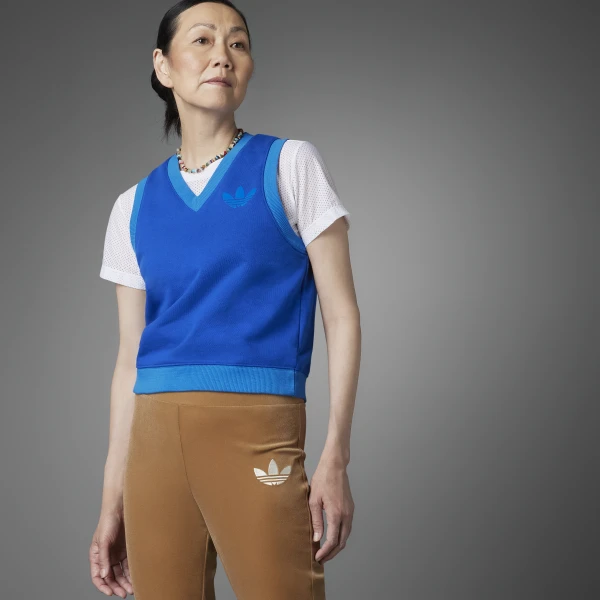 blue vest